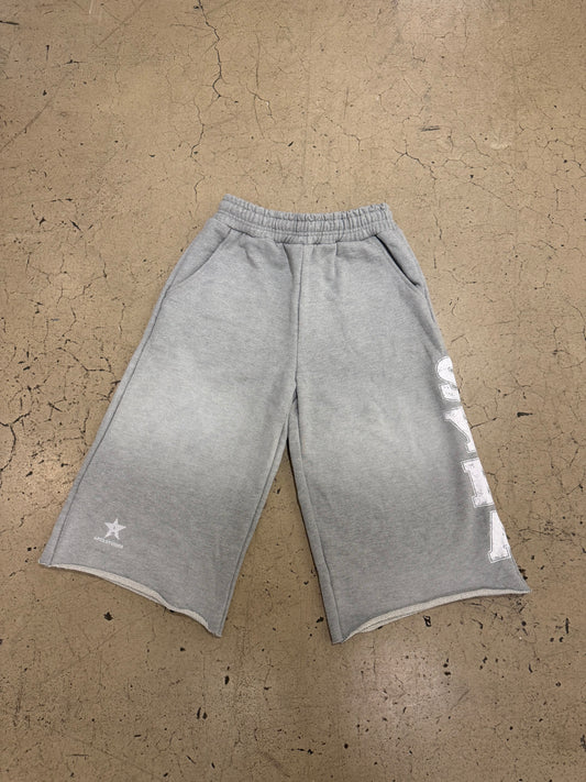 SYRA 3/4 Baggy Shorts